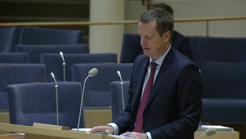 Stillbild från Interpellationsdebatt, Räddningstjänstpersonal i beredskap