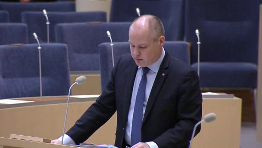 Stillbild från Interpellationsdebatt, Kommunernas situation med att ordna bostäder till flyktingar
