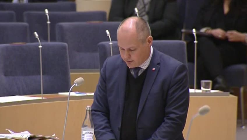Stillbild från Interpellationsdebatt, Förlängning av tillfälliga uppehållstillstånd