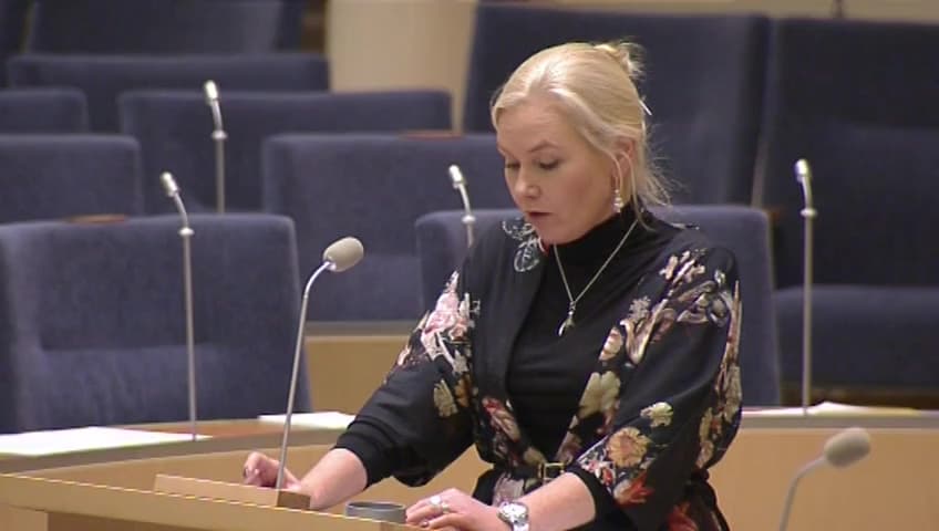Stillbild från Interpellationsdebatt, Dubbelspåret genom Varberg