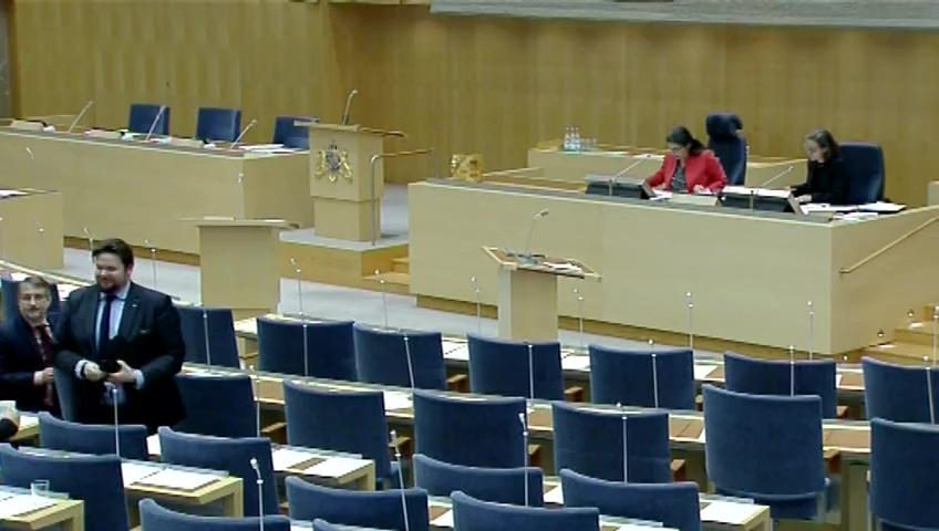 Stillbild från Debatt om förslag, En utvidgad skyldighet att anmäla växtskadegörare