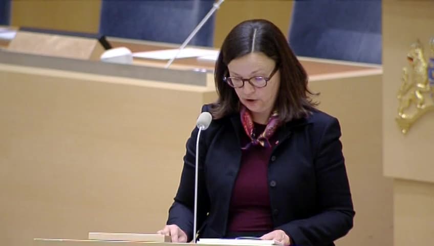 Stillbild från Interpellationsdebatt, Frånvaro på gymnasiet