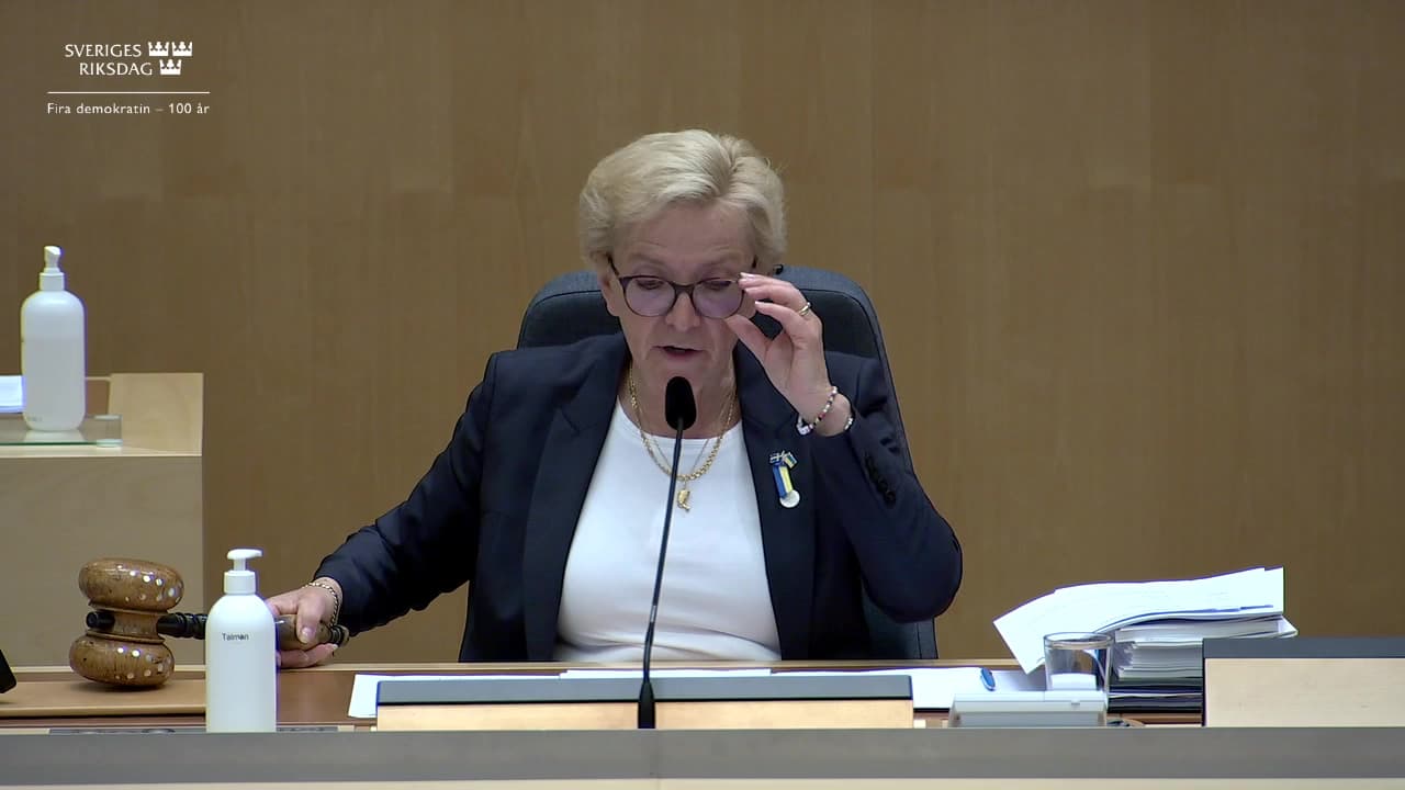 Stillbild från Beslut, Beslut