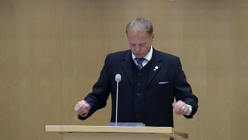 Stillbild från Debatt om förslag, Fler elever i fler skolor