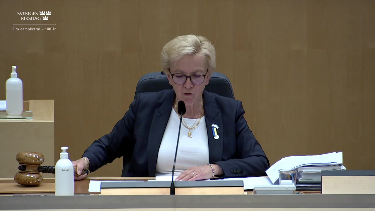 Stillbild från Beslut, Beslut