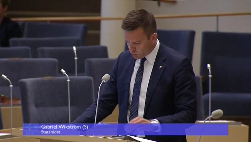 Stillbild från Interpellationsdebatt, Ökat konsumentskydd vid kroppsbehandlingar