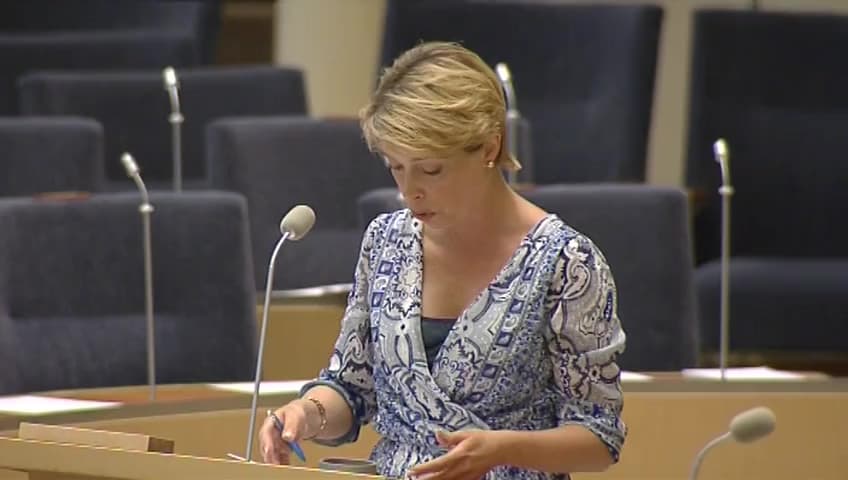 Stillbild från Interpellationsdebatt, Kritik mot förslaget om ny sjukskatt