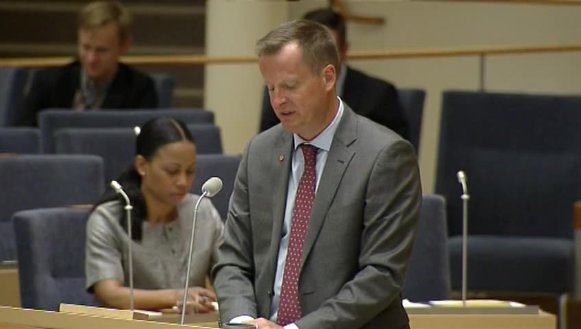 Stillbild från Interpellationsdebatt, Blåljuspersonalens säkerhet 