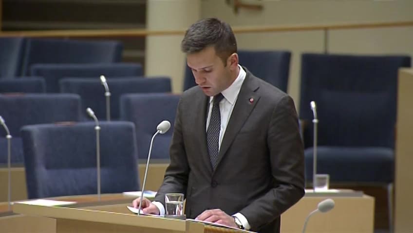 Stillbild från Interpellationsdebatt, Behandling med särläkemedel för människor med sällsynta sjukdomar