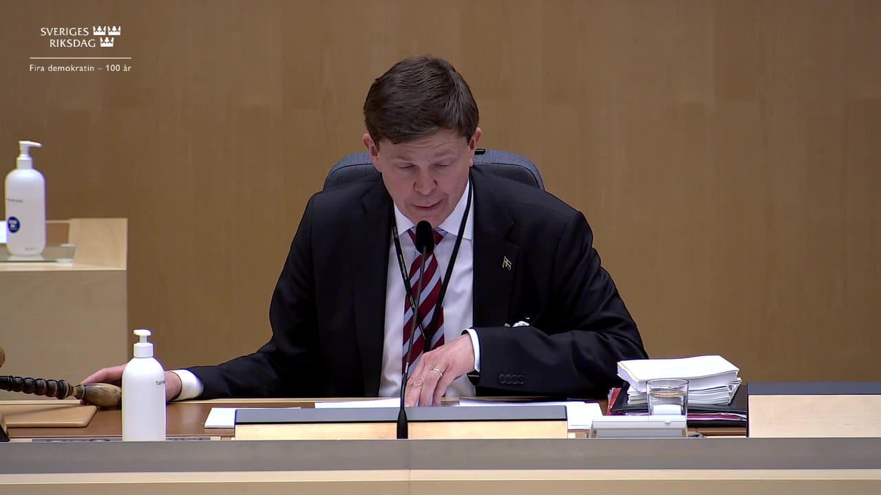 Stillbild från Beslut, Beslut
