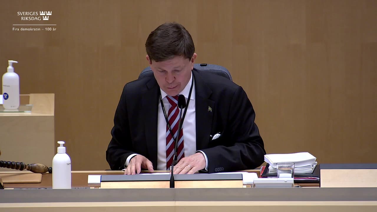 Stillbild från Beslut, Beslut