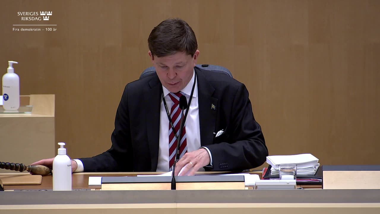 Stillbild från Beslut, Beslut