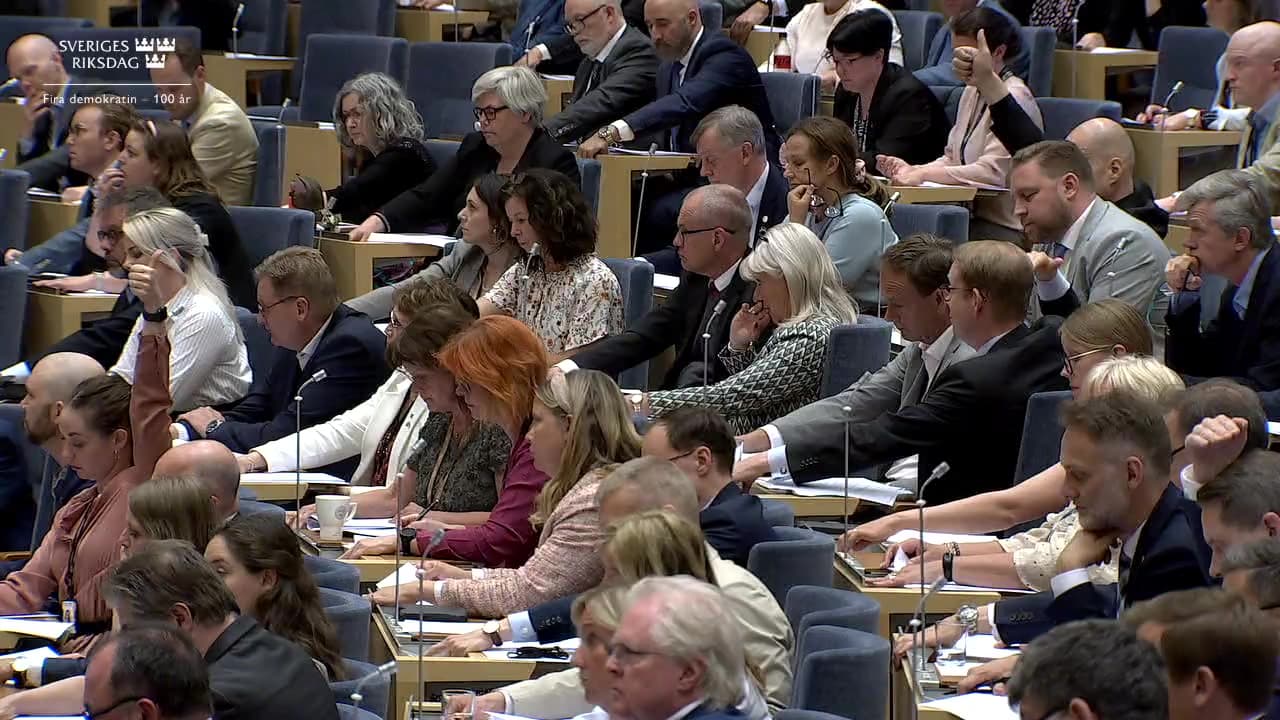 Stillbild från Beslut, Beslut