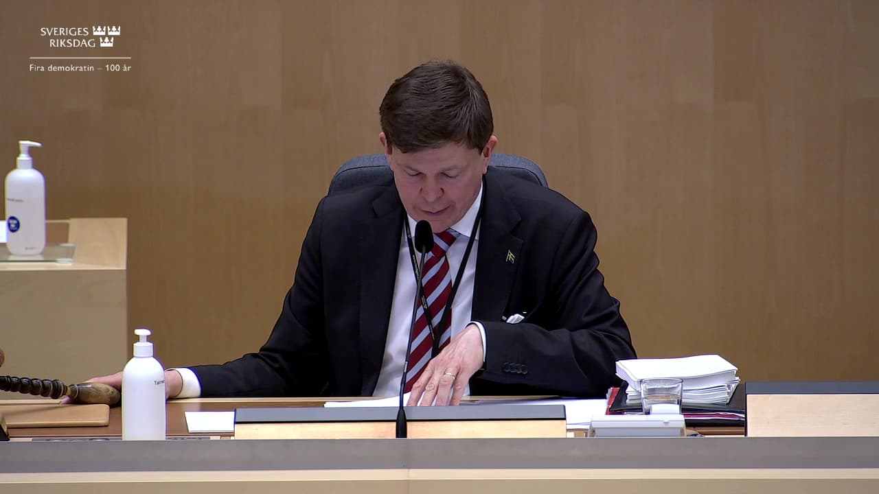 Stillbild från Beslut, Beslut