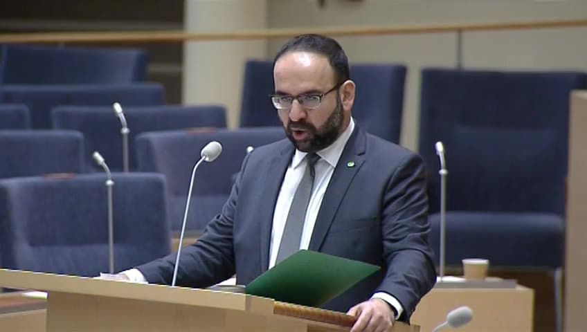 Stillbild från Interpellationsdebatt, Genomförande av Bostadsplaneringskommitténs förslag 