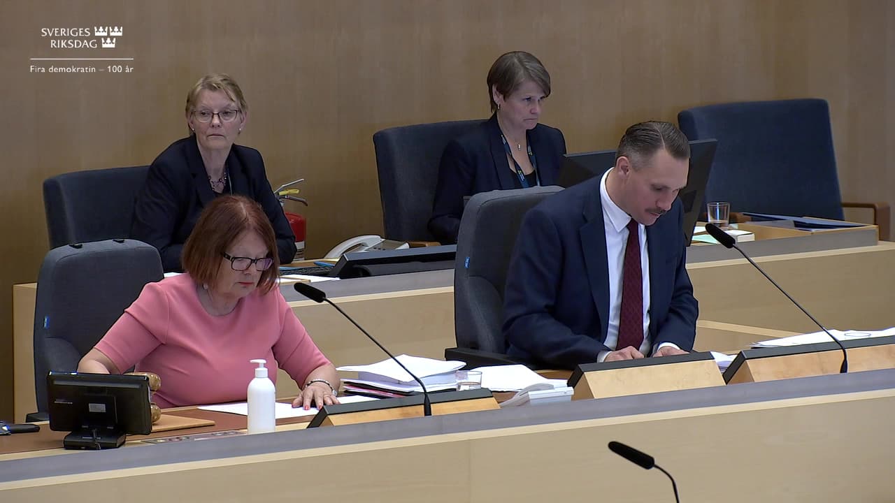 Stillbild från Beslut, Beslut