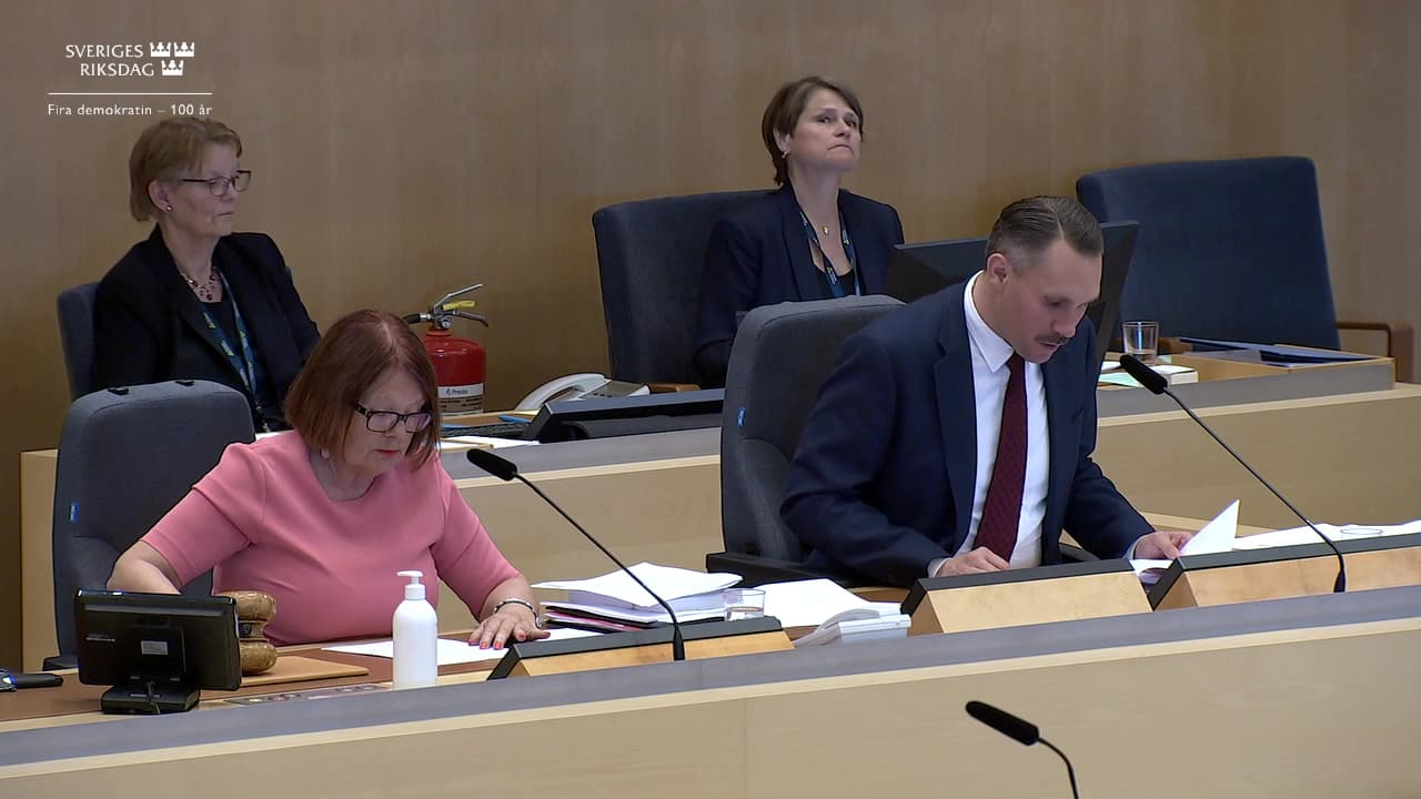 Stillbild från Beslut, Beslut