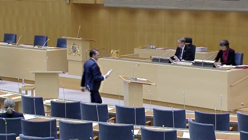 Stillbild från Interpellationsdebatt, Försämring av RUT-avdraget med anledning av obefintlig poolrengöring