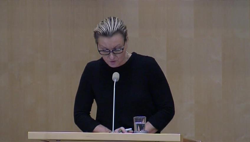 Stillbild från Debatt om förslag, Sjöfylleri