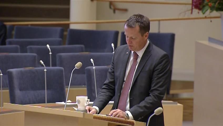 Stillbild från Interpellationsdebatt, Sveriges medverkan i Europols antiterroraktion i sociala medier 