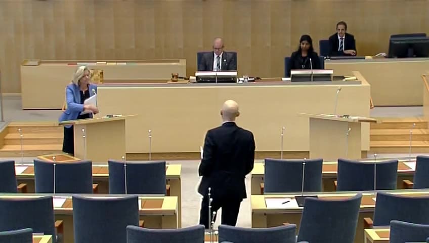 Stillbild från Interpellationsdebatt, Tydliga besked om skatterna