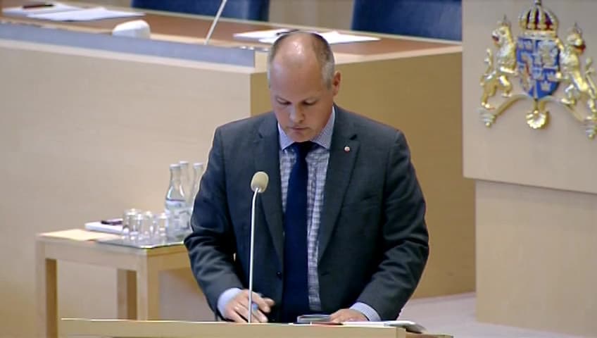 Stillbild från Interpellationsdebatt, Avhysning av läger och bosättningar