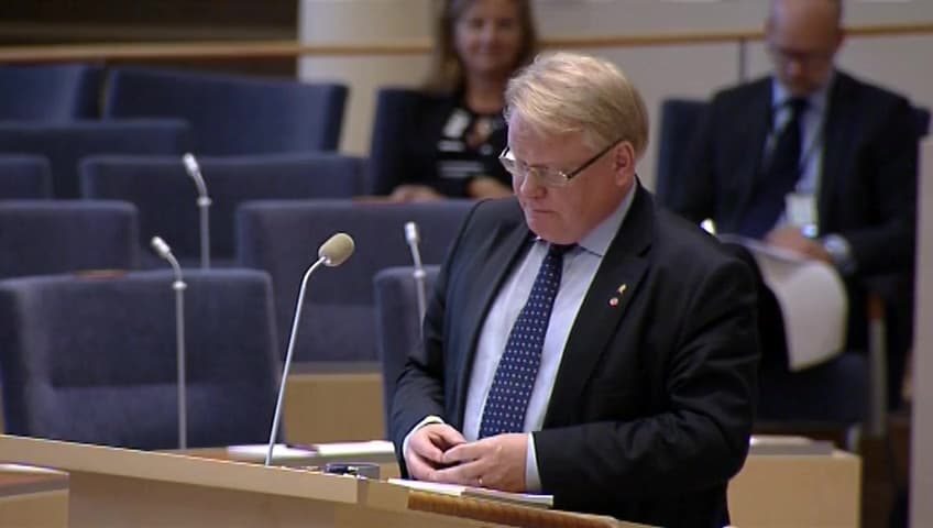 Stillbild från Interpellationsdebatt, Hotad övningsverksamhet