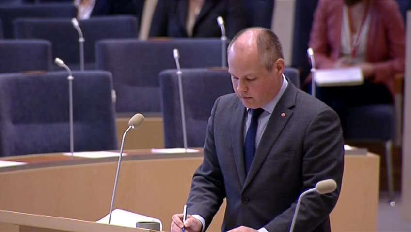 Stillbild från Interpellationsdebatt, Problem kopplade till hitresta tiggare