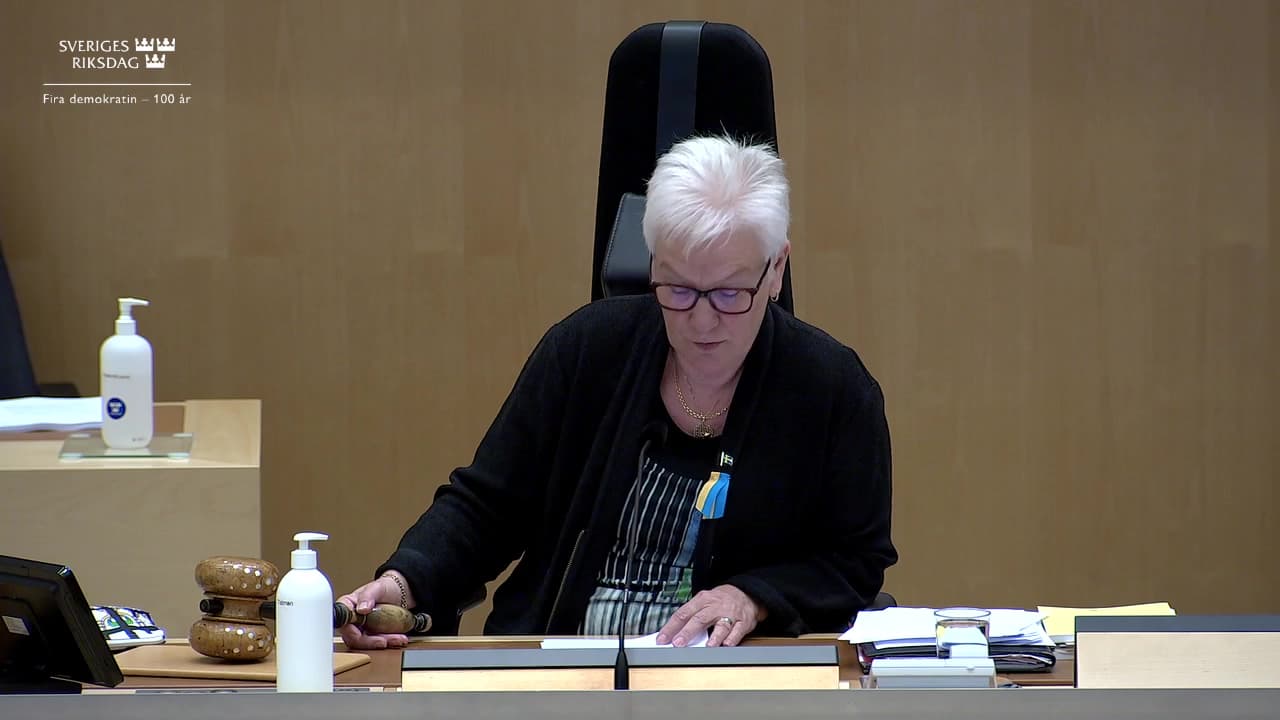 Stillbild från Beslut, Beslut