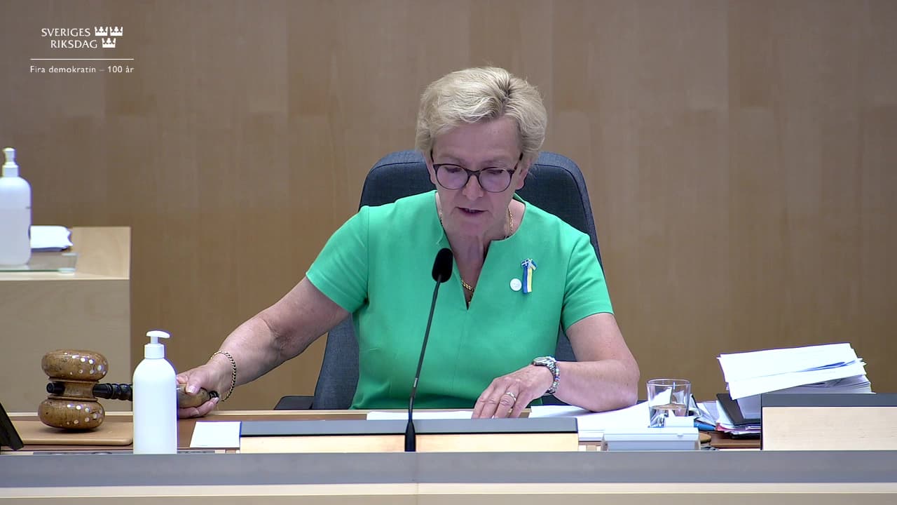 Stillbild från Beslut, Beslut