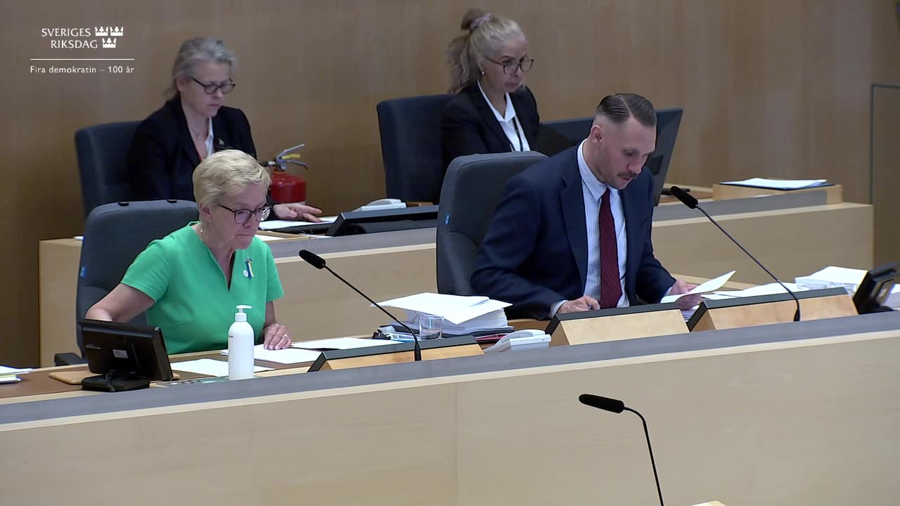 Stillbild från Beslut, Beslut