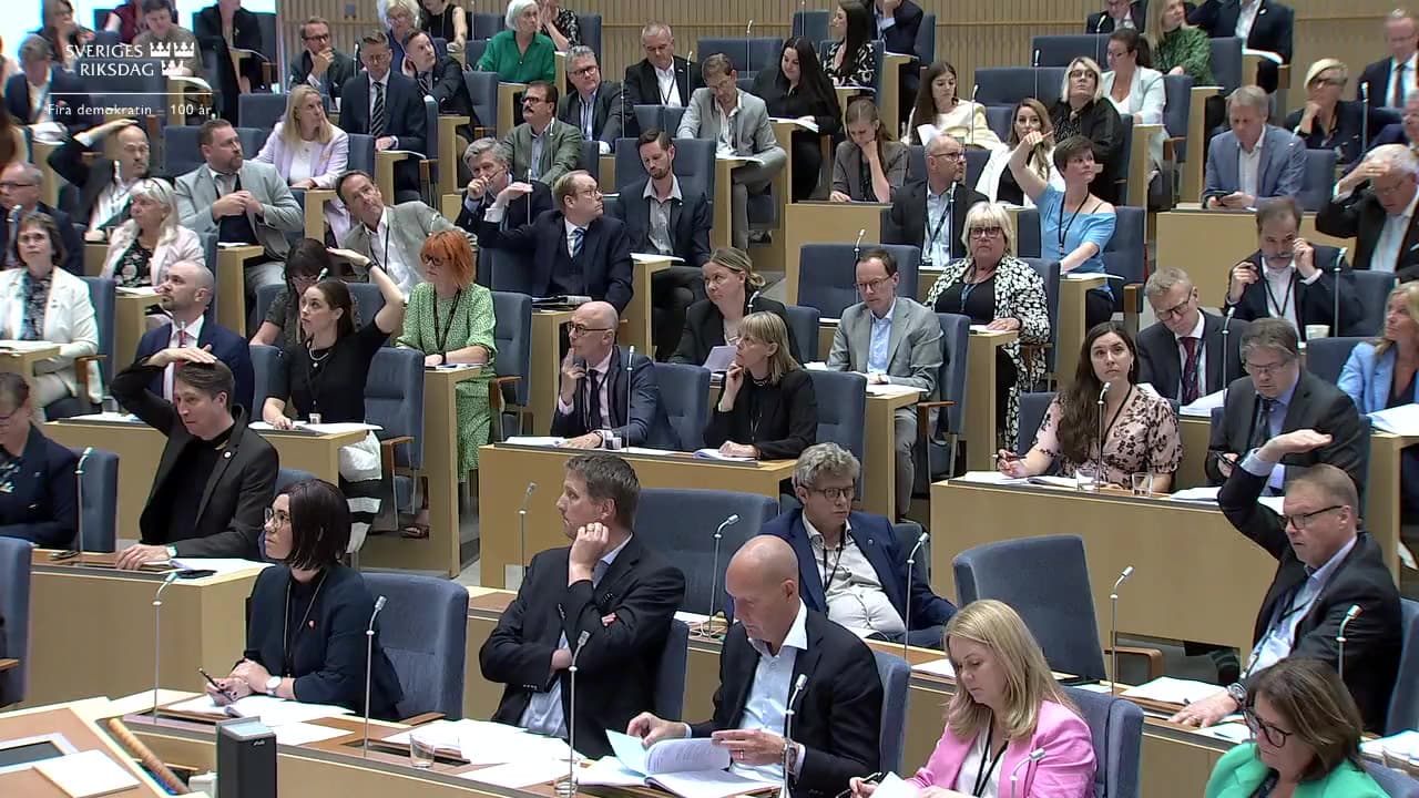 Stillbild från Beslut, Beslut