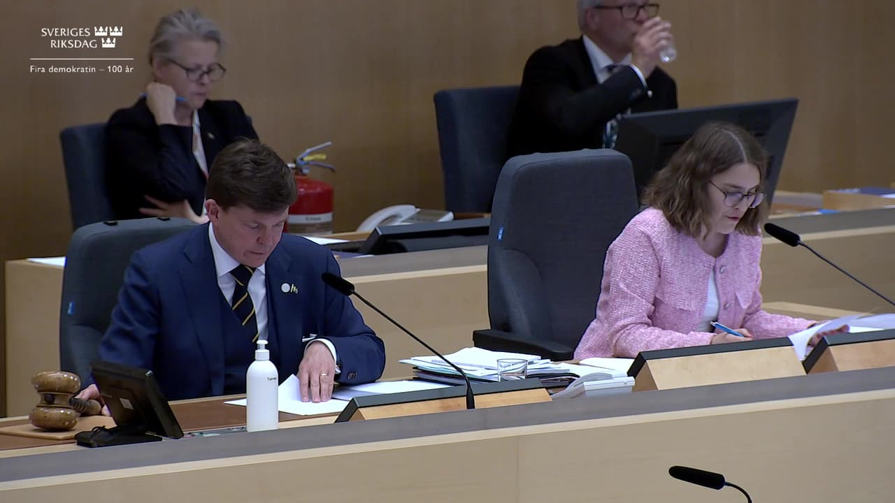 Stillbild från Beslut, Beslut
