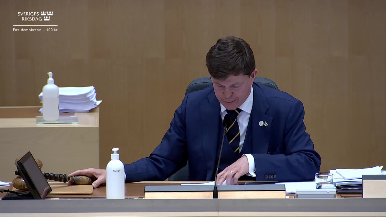 Stillbild från Beslut, Beslut