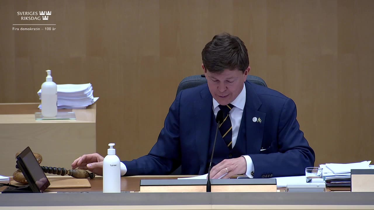 Stillbild från Beslut, Beslut