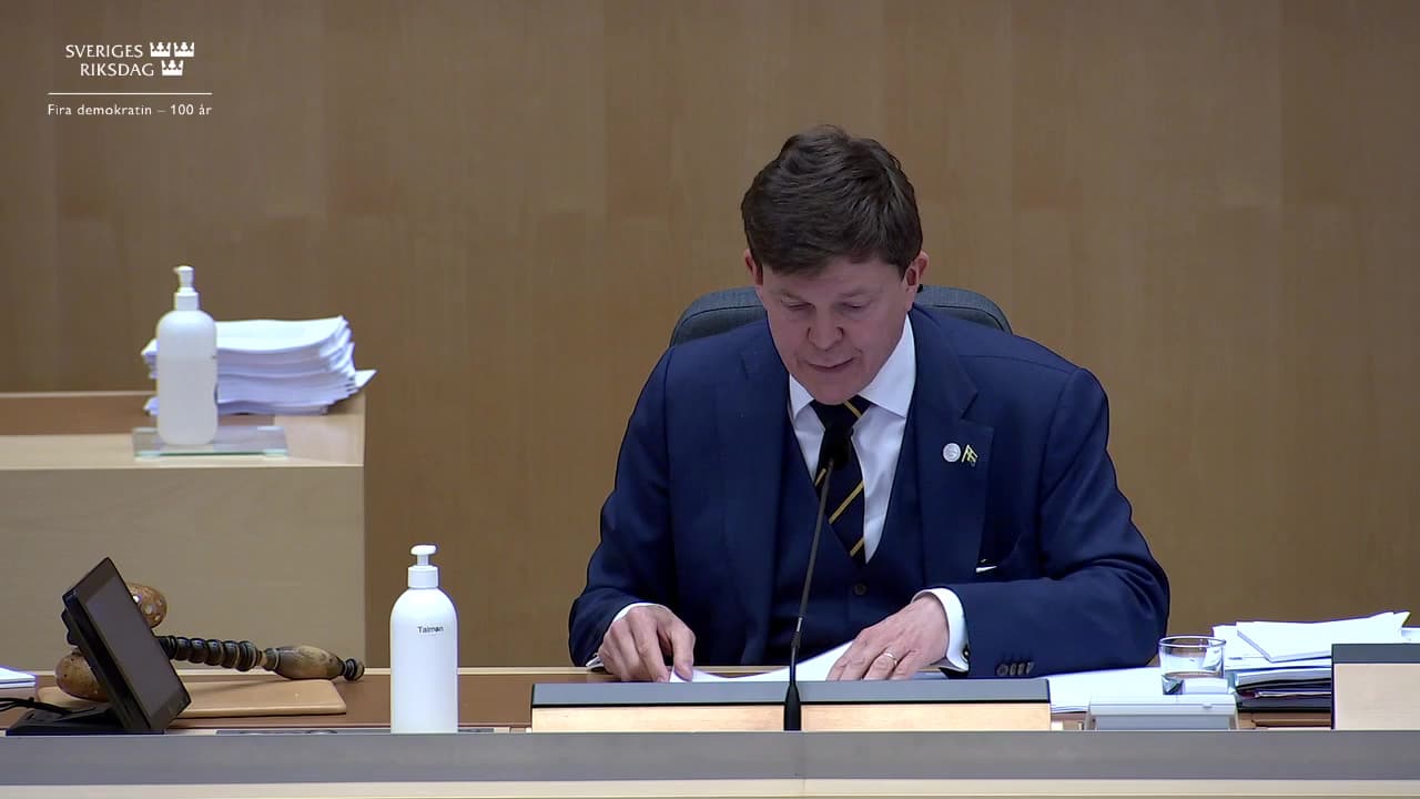 Stillbild från Beslut, Beslut