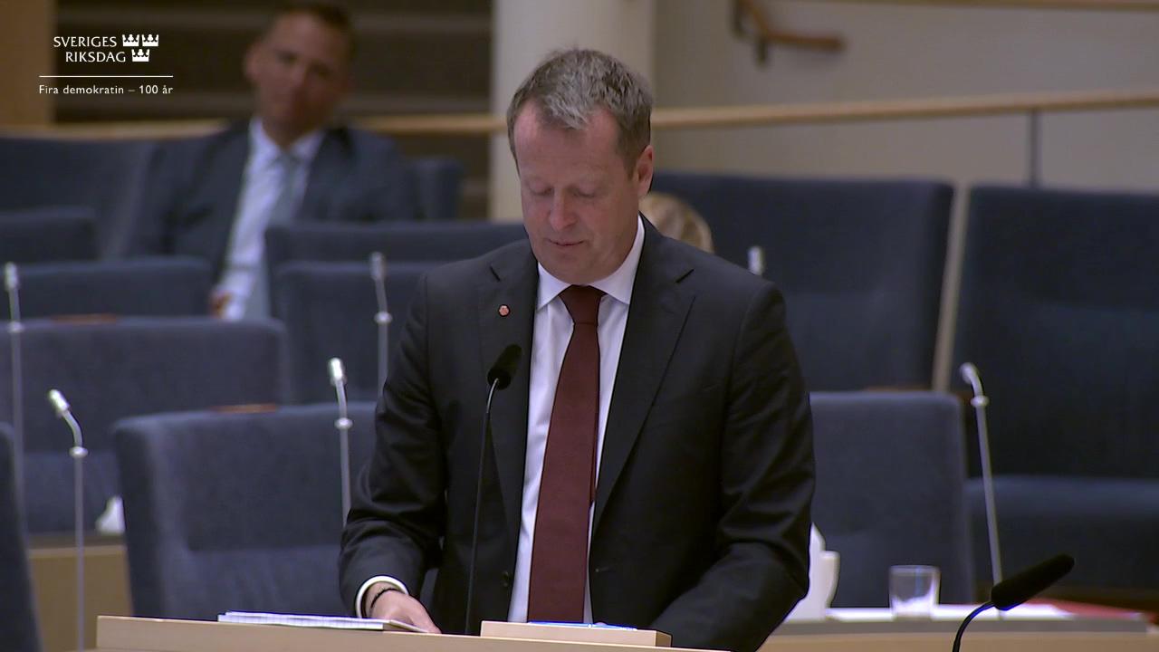 Stillbild från Interpellationsdebatt, Välfärdskontroller på flygplatser