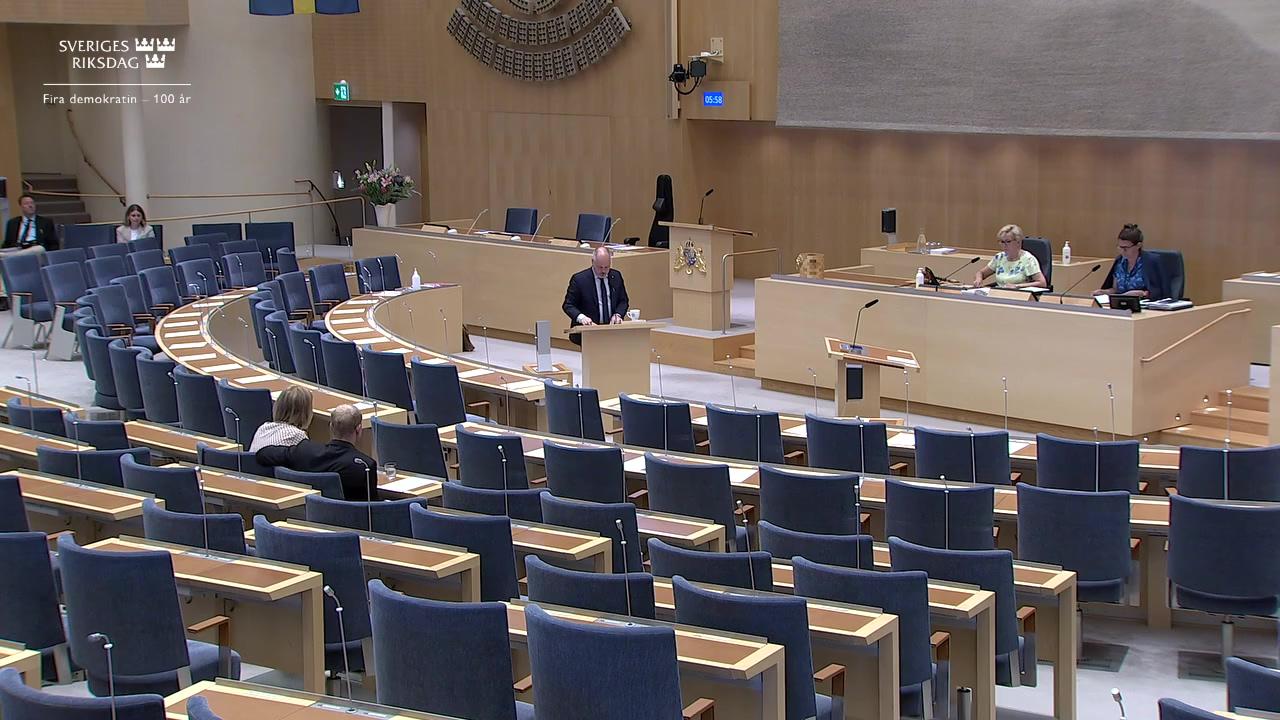 Stillbild från Interpellationsdebatt, Teoretiska utgångspunkter för polisens arbete i utsatta områden