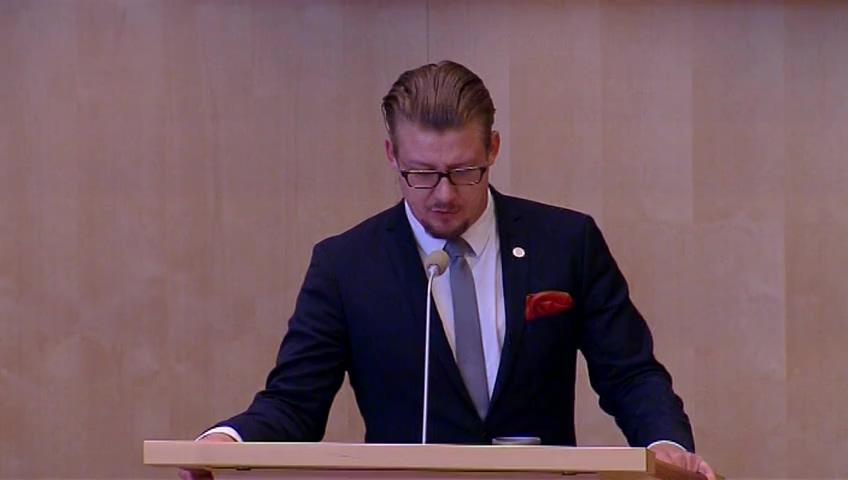 Stillbild från Debatt om förslag, Förändrad nedsättning av socialavgifterna för unga