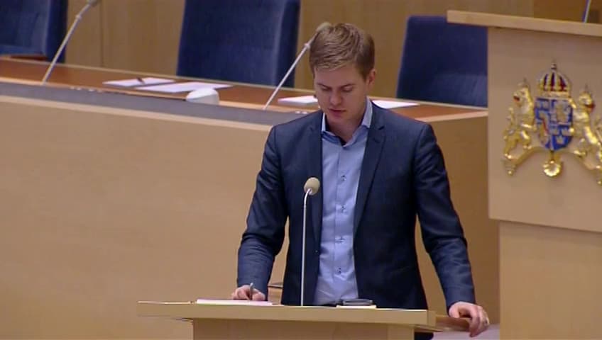 Stillbild från Interpellationsdebatt, Behöriga lärare