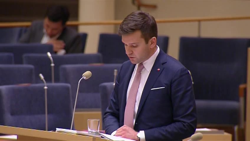 Stillbild från Interpellationsdebatt, Snus och varumärken