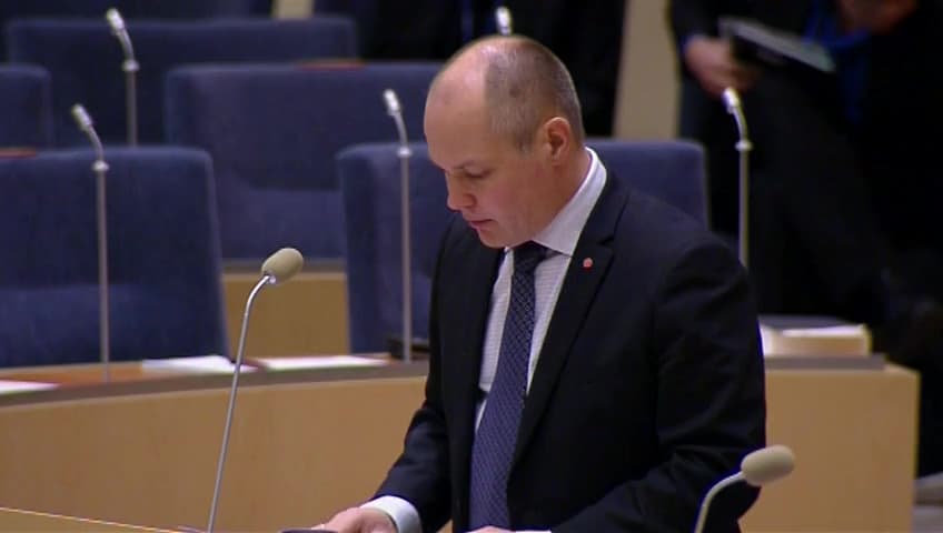 Stillbild från Interpellationsdebatt, Otillåtna bosättningar