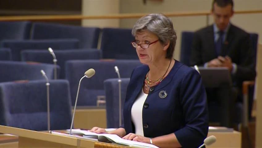 Stillbild från Interpellationsdebatt, Hur räknar regeringen plustjänster/extratjänster?