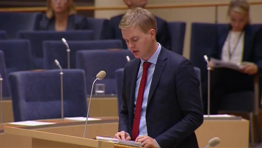 Stillbild från Interpellationsdebatt, Bemanningen i skolan om vinstmöjligheter minimeras