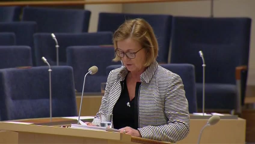 Stillbild från Interpellationsdebatt, Sänkning av studiebidraget