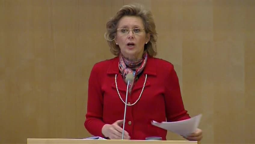 Stillbild från Debatt om förslag, Sjöfylleri