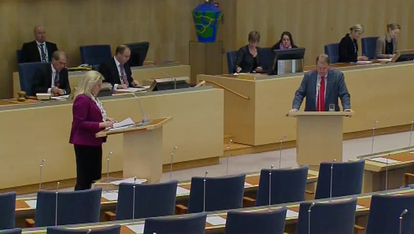 Stillbild från Interpellationsdebatt, Obligatoriska redovisningscentraler för taxi