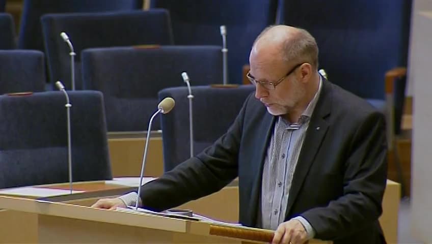 Stillbild från Interpellationsdebatt, Den svenska modellen