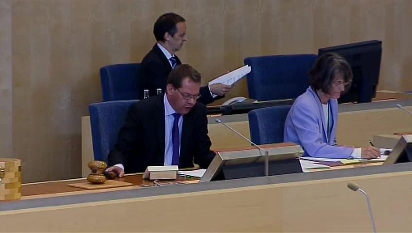 Stillbild från Debatt om förslag, Genomförande av ändringsdirektivet 2012/26/EU i fråga om säkerhetsövervakning av läkemedel