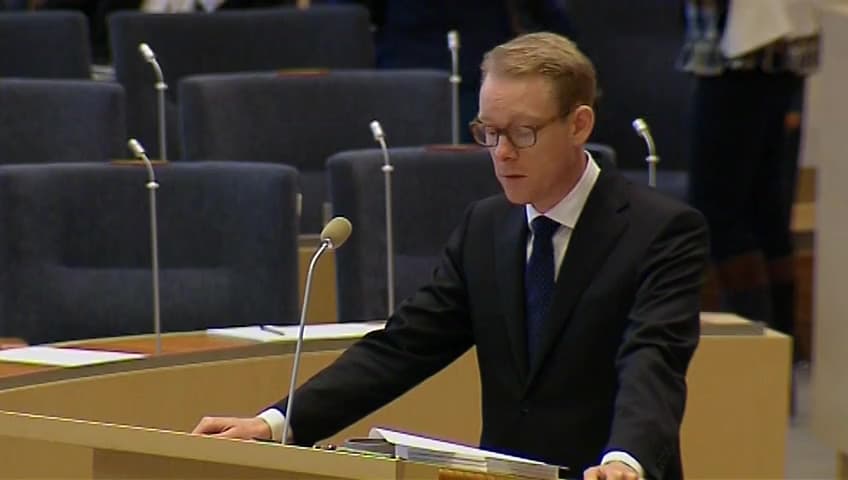 Stillbild från Interpellationsdebatt, Juridiskt bindande arbetsavtal